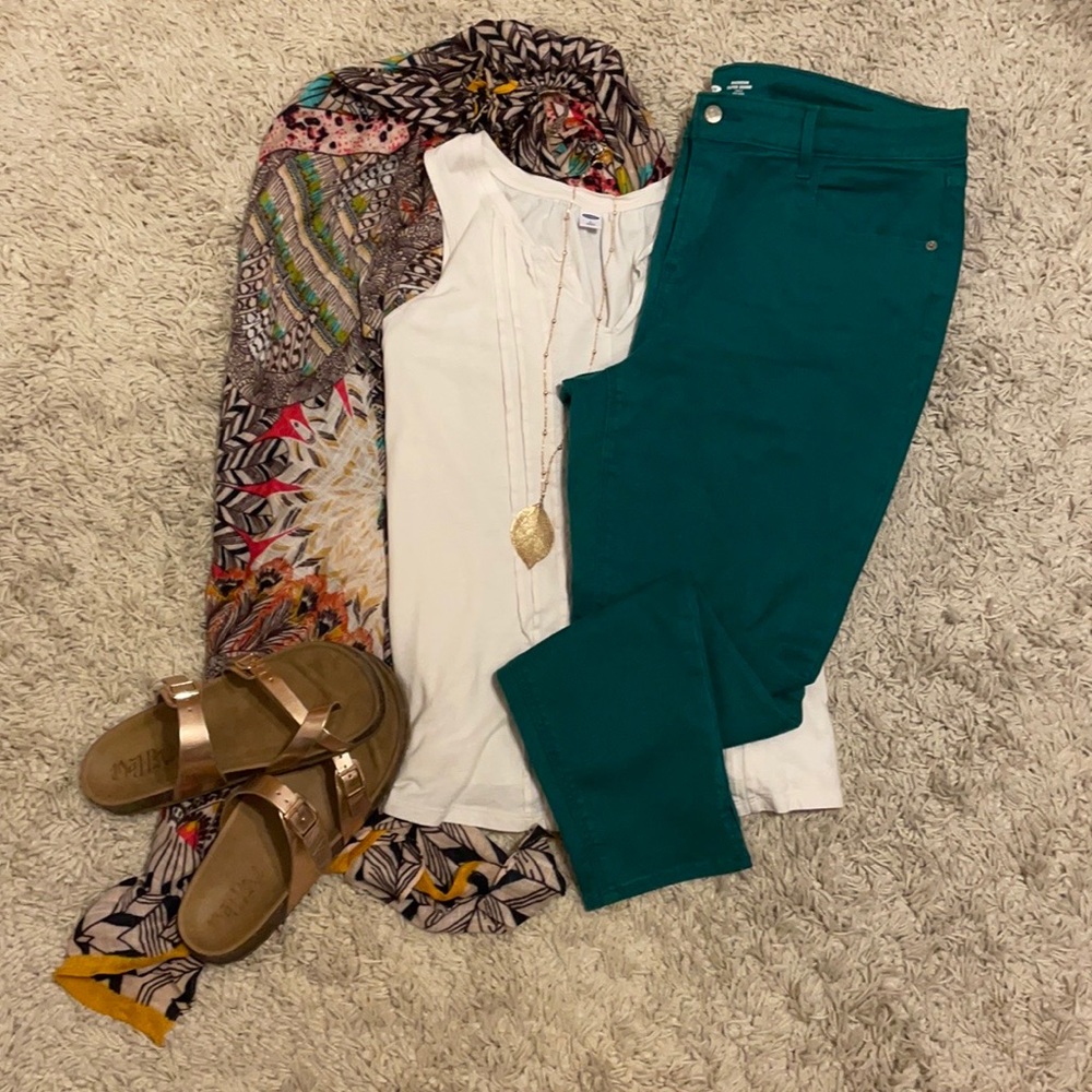 Old Navy Rockstar Super Skinny Ankle Jeans.